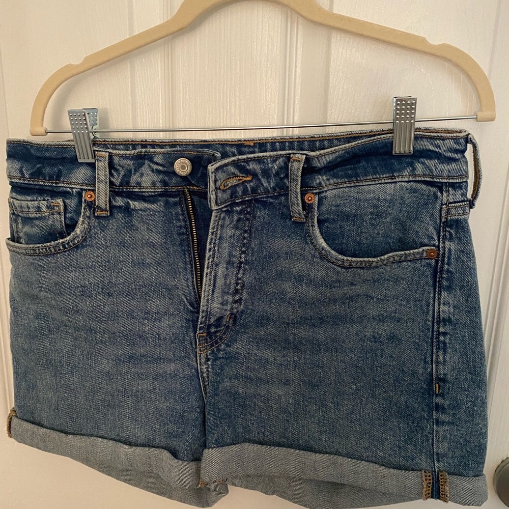 Old Navy OG High Rise 3 In shorts size 10